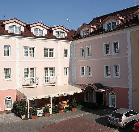 Hotel Tilia Pezinok Luaran gambar