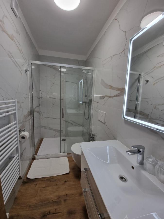 Hotel Tilia Pezinok Luaran gambar