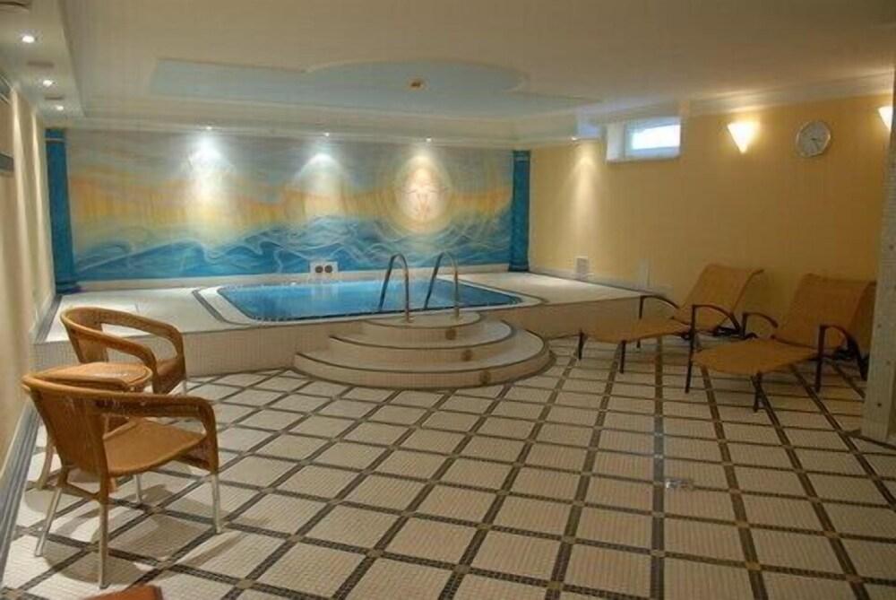 Hotel Tilia Pezinok Luaran gambar