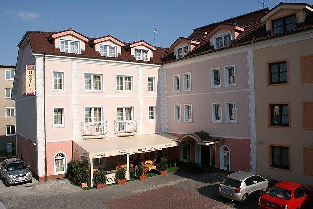 Hotel Tilia Pezinok Luaran gambar