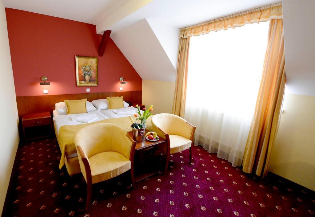Hotel Tilia Pezinok Luaran gambar