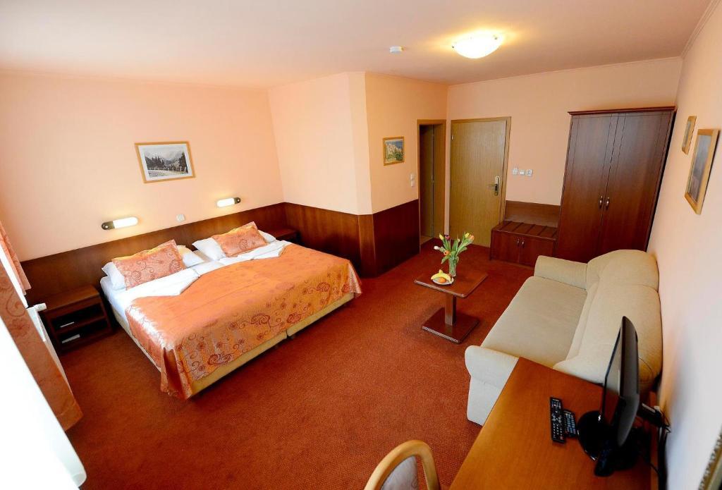 Hotel Tilia Pezinok Luaran gambar