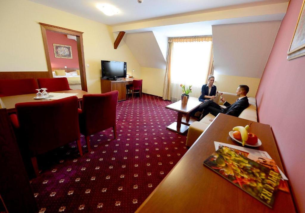Hotel Tilia Pezinok Luaran gambar