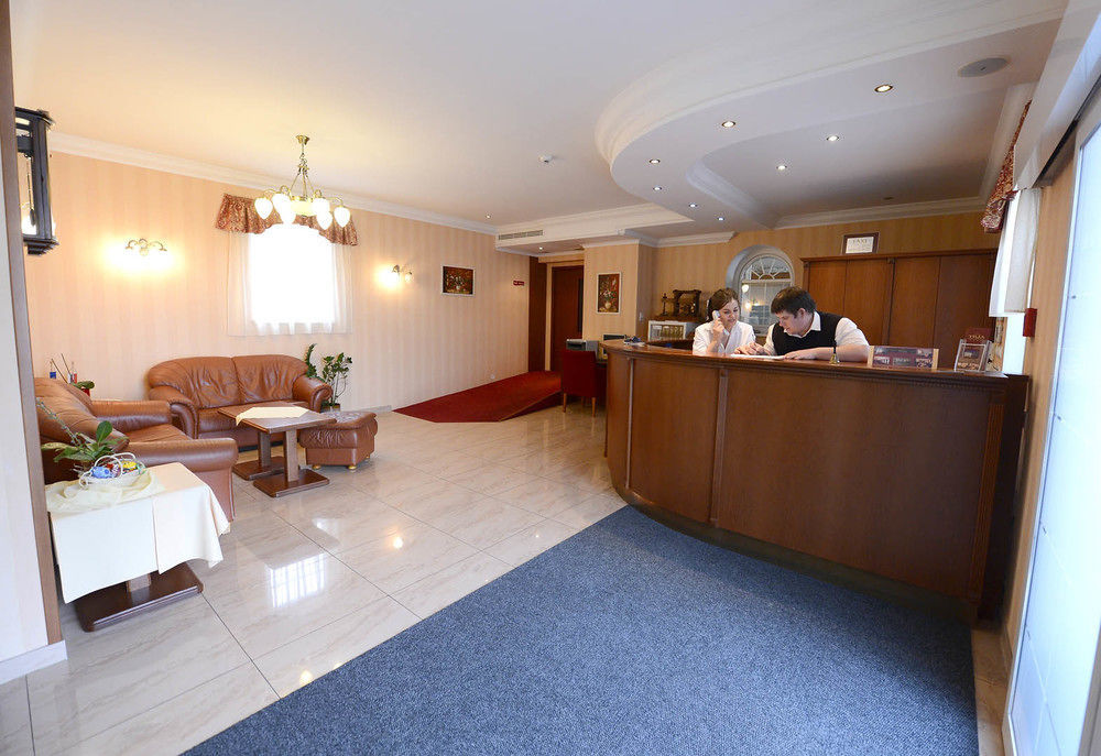 Hotel Tilia Pezinok Luaran gambar