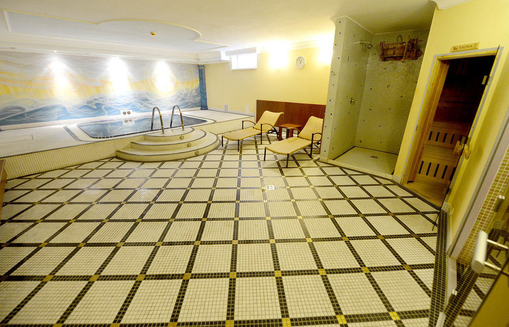 Hotel Tilia Pezinok Luaran gambar