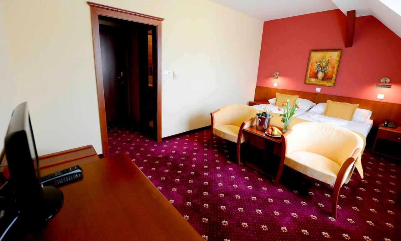 Hotel Tilia Pezinok Bilik gambar